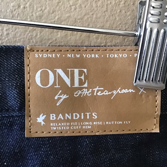 NWOT One Teaspoon Dark Wash Bandits Relaxed, Long Rise Twisted Cuff Shorts (24) - Picture 3 of 10